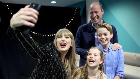 perfectgiorls|Taylor Swift grabs perfect royal selfie with William at London gig.